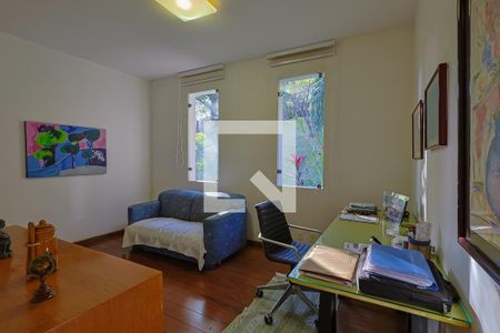 Casa de condomínio à venda com 300m², 4 quartos e 4 vagasQuarto 2