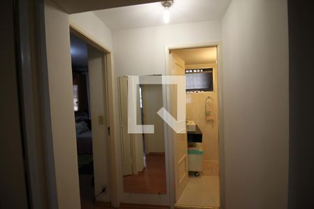 Corredor de apartamento à venda com 2 quartos, 76m² em Vila Sofia, São Paulo