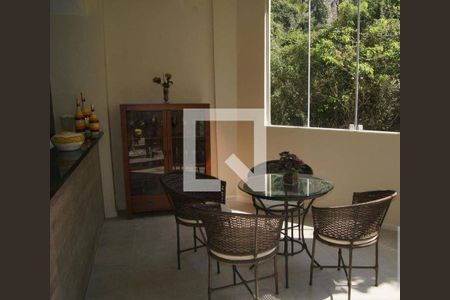 Casa à venda com 4 quartos, 260m² em Badu, Niterói