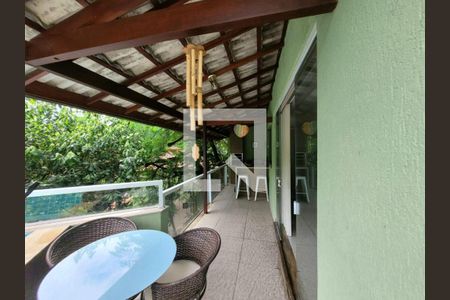 Casa à venda com 4 quartos, 260m² em Badu, Niterói