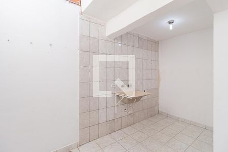 Área de serviço de casa para alugar com 2 quartos, 80m² em Km 18, Osasco
