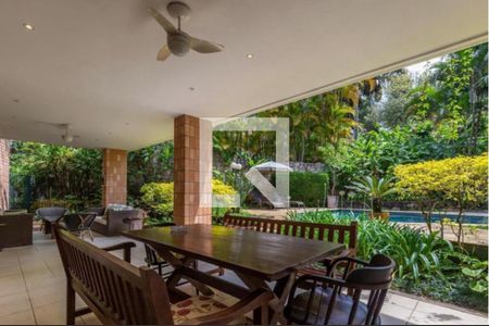 Casa de condomínio à venda com 1100m², 4 quartos e 6 vagas