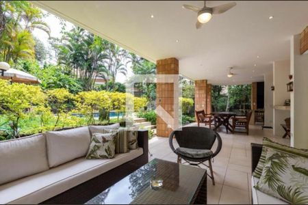 Casa de condomínio à venda com 1100m², 4 quartos e 6 vagas