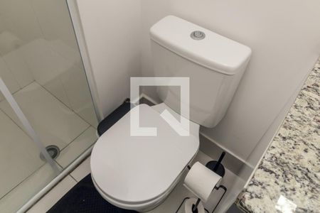 Banheiro de kitnet/studio para alugar com 1 quarto, 22m² em República, São Paulo