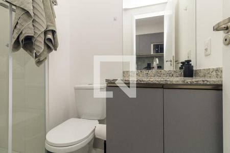 Banheiro de kitnet/studio para alugar com 1 quarto, 22m² em República, São Paulo