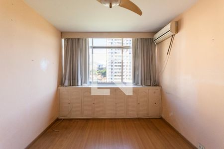Suíte de apartamento para alugar com 3 quartos, 140m² em  Rio Comprido, Rio de Janeiro