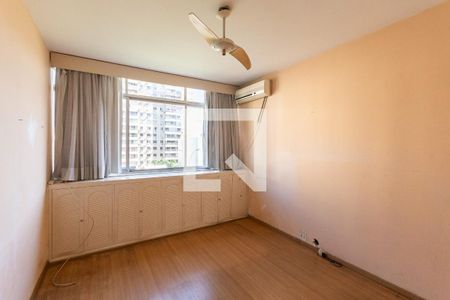 Suíte de apartamento para alugar com 3 quartos, 140m² em  Rio Comprido, Rio de Janeiro