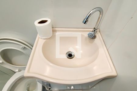 banheiro de casa para alugar com 1 quarto, 60m² em Curicica, Rio de Janeiro