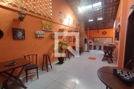 Casa de condomínio à venda com 191m², 4 quartos e 2 vagasChurrasqueira