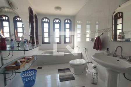 Casa de condomínio à venda com 191m², 4 quartos e 2 vagasBanheiro Quarto 2