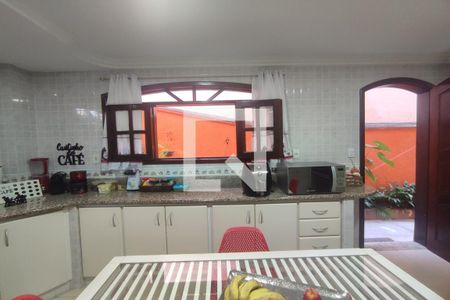 Casa de condomínio à venda com 191m², 4 quartos e 2 vagasCozinha