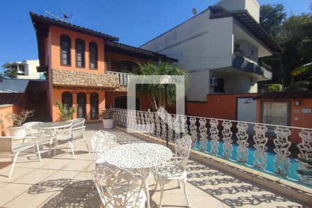 Casa de condomínio à venda com 191m², 4 quartos e 2 vagasÁrea Externa