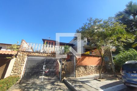 Casa de condomínio à venda com 191m², 4 quartos e 2 vagasFachada