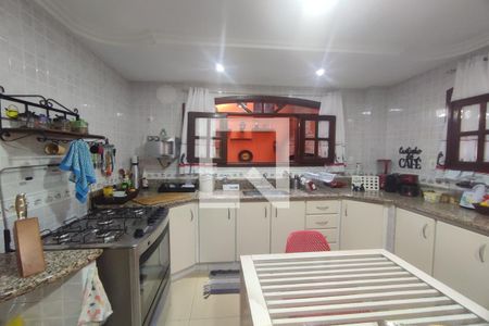 Casa de condomínio à venda com 191m², 4 quartos e 2 vagasCozinha