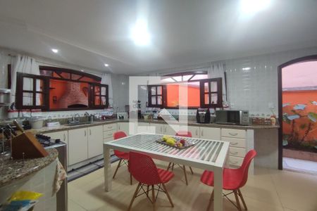 Casa de condomínio à venda com 191m², 4 quartos e 2 vagasCozinha