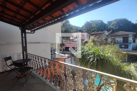 Casa de condomínio à venda com 191m², 4 quartos e 2 vagasVaranda