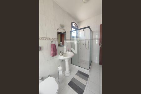 Casa de condomínio à venda com 191m², 4 quartos e 2 vagasBanheiro Quarto 2