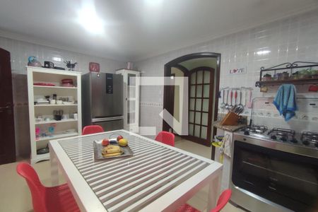 Casa de condomínio à venda com 191m², 4 quartos e 2 vagasCozinha