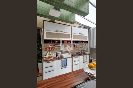 Apartamento para alugar com 140m², 3 quartos e 2 vagas Apartamento para alugar com 140m², 3 quartos e 2 vagasCozinha