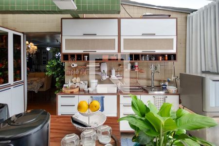 Apartamento para alugar com 140m², 3 quartos e 2 vagas Apartamento para alugar com 140m², 3 quartos e 2 vagasCozinha