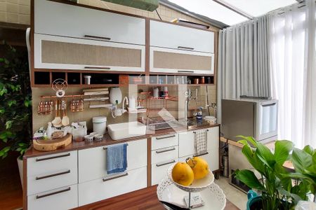 Apartamento para alugar com 140m², 3 quartos e 2 vagas Apartamento para alugar com 140m², 3 quartos e 2 vagasCozinha