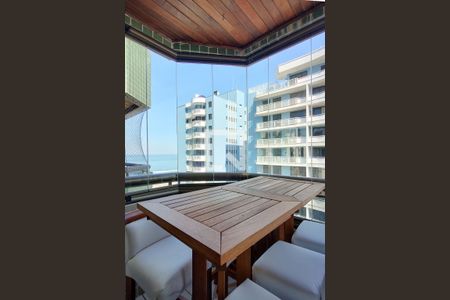 Apartamento para alugar com 140m², 3 quartos e 2 vagas Apartamento para alugar com 140m², 3 quartos e 2 vagasSacada Sala