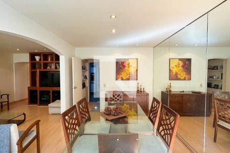 Apartamento à venda com 127m², 2 quartos e 1 vagaSala