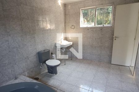 Casa para alugar com 400m², 3 quartos e 5 vagasBanheiro da Suíte 1
