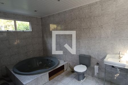 Casa para alugar com 400m², 3 quartos e 5 vagasBanheiro da Suíte 1