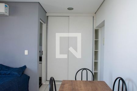 Apartamento para alugar com 38m², 1 quarto e 1 vagaQuarto - Armários