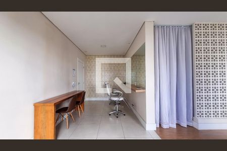 Apartamento para alugar com 42m², 2 quartos e 1 vaga Apartamento para alugar com 42m², 2 quartos e 1 vagaespaço mulher