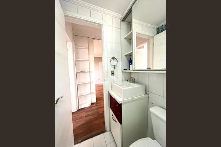 Apartamento para alugar com 56m², 2 quartos e 1 vaga Apartamento para alugar com 56m², 2 quartos e 1 vagaBanheiro