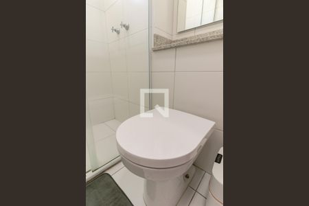 Banheiro de kitnet/studio para alugar com 1 quarto, 26m² em Indianópolis, São Paulo