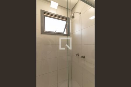 Banheiro de kitnet/studio para alugar com 1 quarto, 26m² em Indianópolis, São Paulo