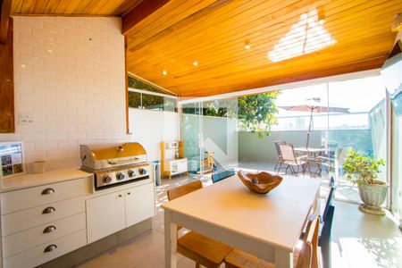 Apartamento à venda com 155m², 3 quartos e 2 vagas Apartamento à venda com 155m², 3 quartos e 2 vagasCozinha/Espaço gourmet