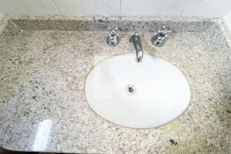 Banheiro de kitnet/studio à venda com 1 quarto, 49m² em Pinheiros, São Paulo