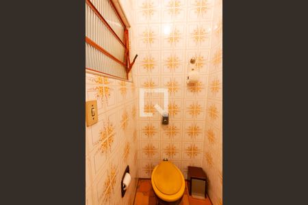 Casa à venda com 176m², 3 quartos e 4 vagas Casa à venda com 176m², 3 quartos e 4 vagasBanheiro de Serviço