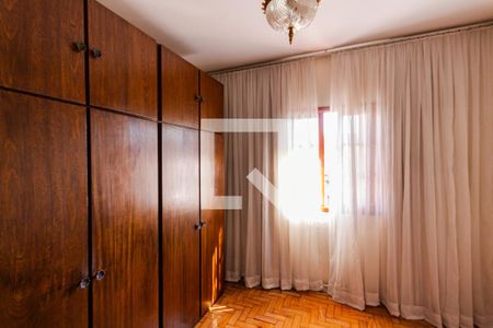 Casa à venda com 176m², 3 quartos e 4 vagas Casa à venda com 176m², 3 quartos e 4 vagasQuarto 2