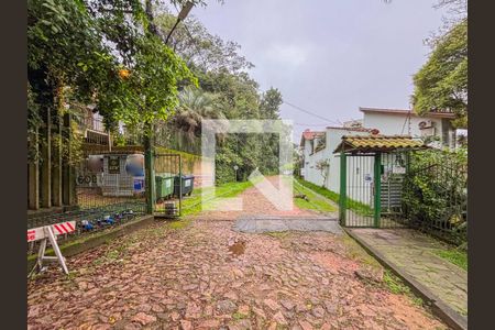 Casa de condomínio à venda com 287m², 3 quartos e 4 vagas Casa de condomínio à venda com 287m², 3 quartos e 4 vagasEntrada