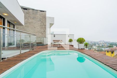 Casa de condomínio à venda com 287m², 3 quartos e 4 vagas Casa de condomínio à venda com 287m², 3 quartos e 4 vagasPiscina