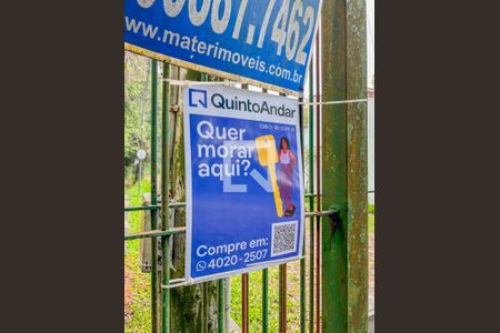 Casa de condomínio à venda com 287m², 3 quartos e 4 vagas Casa de condomínio à venda com 287m², 3 quartos e 4 vagasPlaca