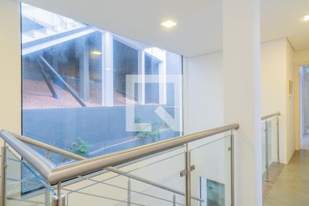 Casa de condomínio à venda com 287m², 3 quartos e 4 vagas Casa de condomínio à venda com 287m², 3 quartos e 4 vagasCorredor