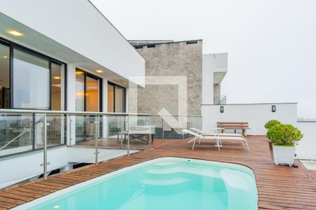 Casa de condomínio à venda com 287m², 3 quartos e 4 vagas Casa de condomínio à venda com 287m², 3 quartos e 4 vagasPiscina