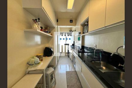 Apartamento à venda com 140m², 3 quartos e 2 vagasFoto 01