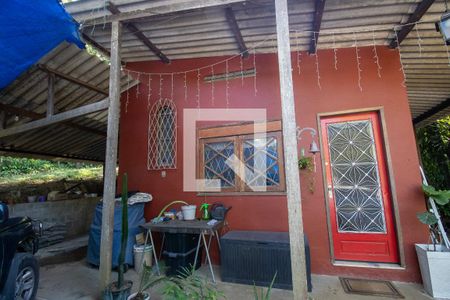 Casa de condomínio à venda com 160m², 2 quartos e 2 vagas Casa de condomínio à venda com 160m², 2 quartos e 2 vagasFachada