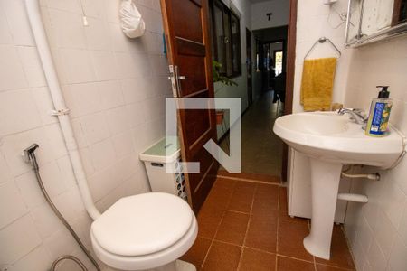 Casa de condomínio à venda com 160m², 2 quartos e 2 vagas Casa de condomínio à venda com 160m², 2 quartos e 2 vagasBanheiro