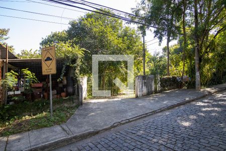 Casa de condomínio à venda com 160m², 2 quartos e 2 vagas Casa de condomínio à venda com 160m², 2 quartos e 2 vagasFachada