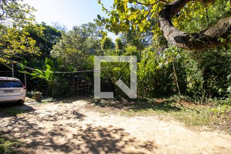 Casa de condomínio à venda com 160m², 2 quartos e 2 vagas Casa de condomínio à venda com 160m², 2 quartos e 2 vagasQuintal