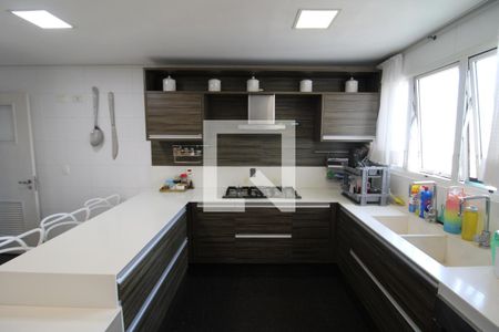 Apartamento à venda com 321m², 4 quartos e 6 vagasCozinha