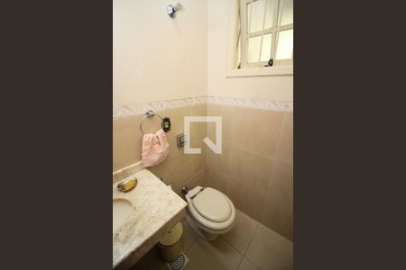 Casa para alugar com 220m², 4 quartos e 2 vagasLavabo